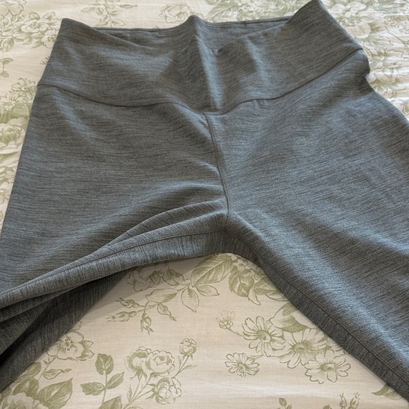 Great condition! Worn maybe 3 times! - Picture 3 of 4